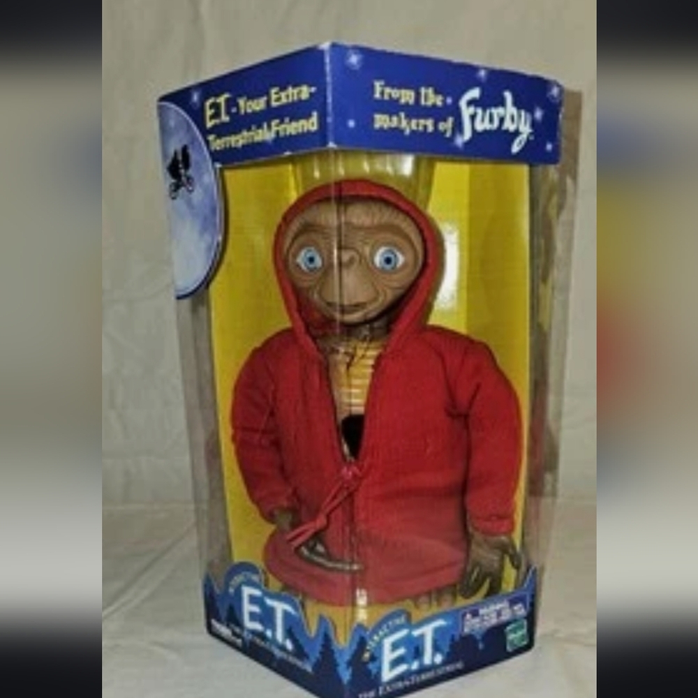 E.T. 2000 The Extra-Terrestrial InteractiveTalking E.T. W/Finger Glow